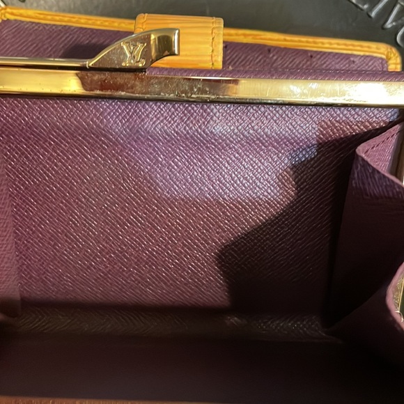 Louis Vuitton EPI yellow kiss lock wallet purple interior MI0092 - Picture 7 of 13